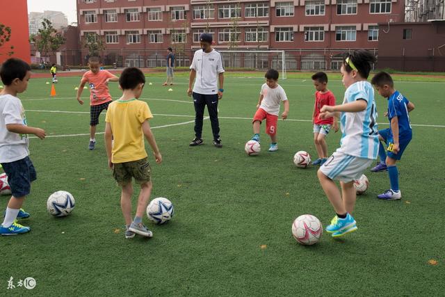半场结束：深圳青年人1-0领先广西恒宸，罗德里格进球